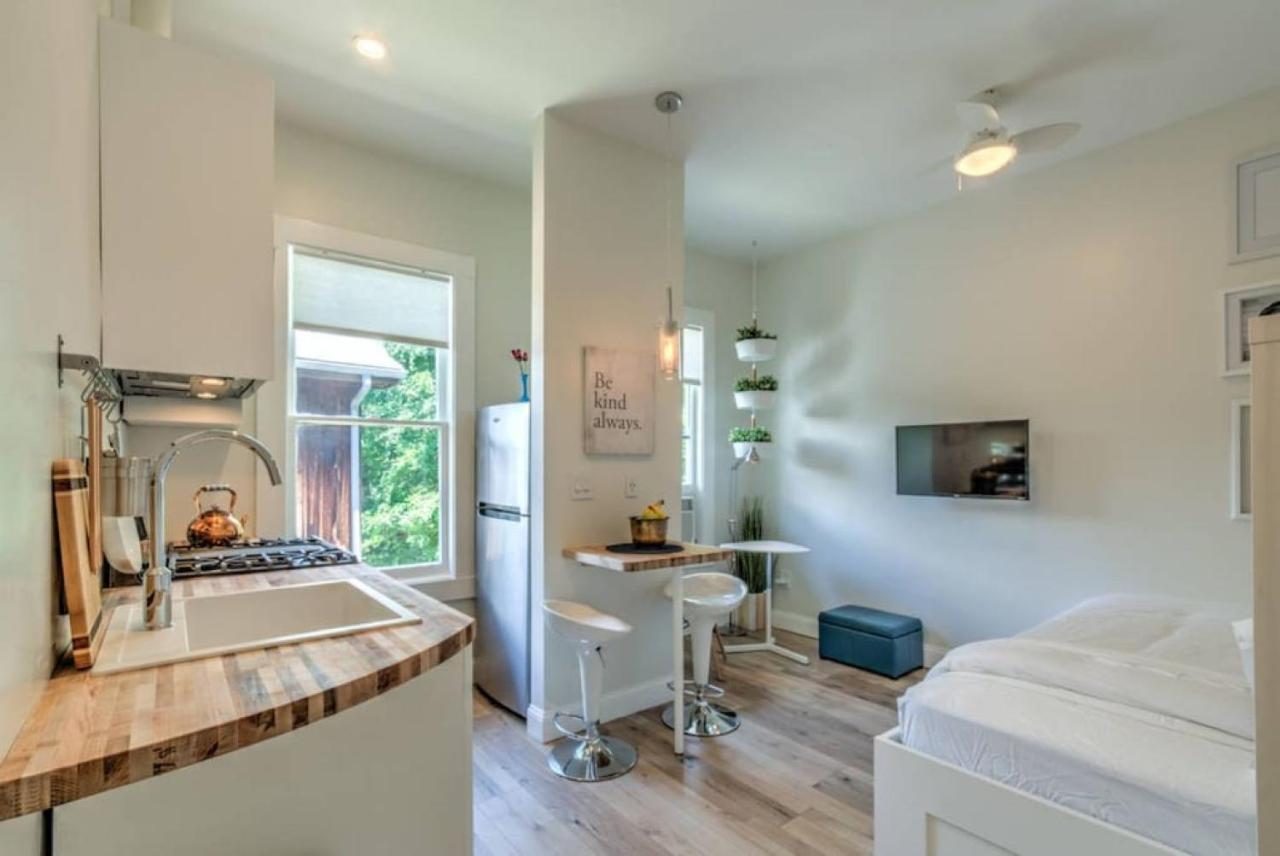 Appartamento Miraculously Modern In A Vintage Shell Midtown Memphis Esterno foto